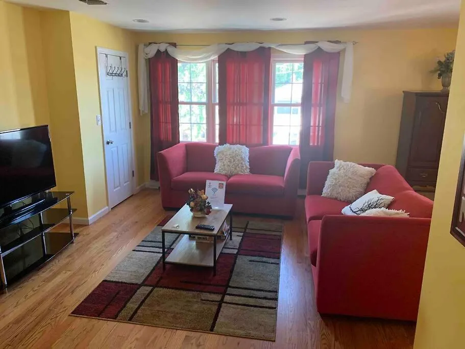 Family 3-Bedroom Home Elizabeth 0*,